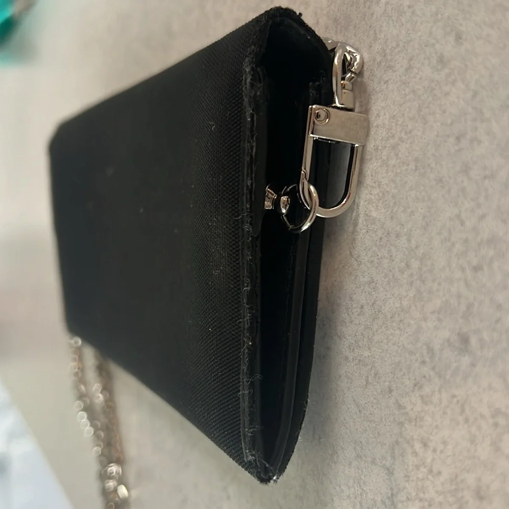 Black Gucci Wallet w/unbranded Chain - Picture 7 of 7